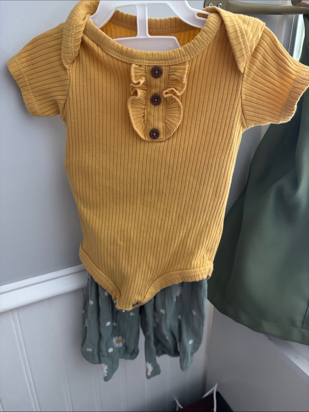 Daisy Outfit